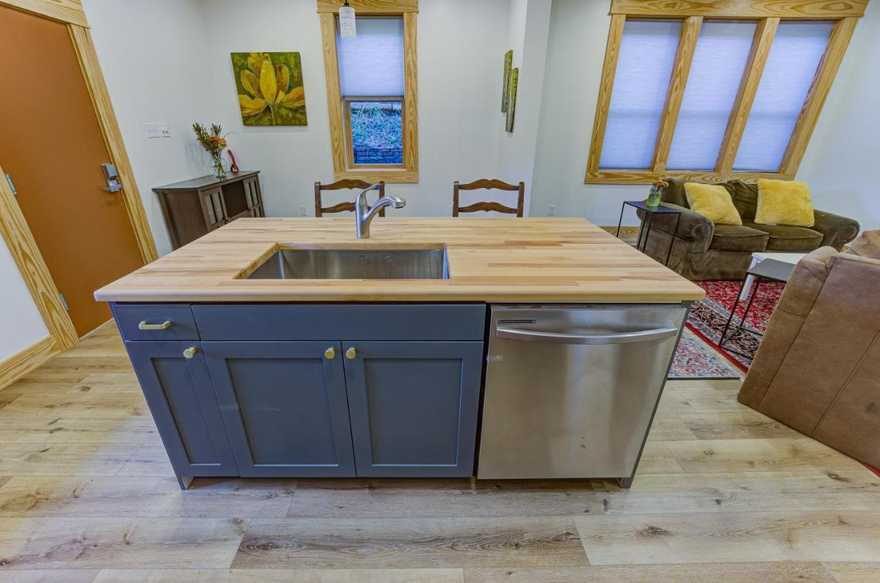 Vacation Home In Downtown Vicksburg! 外观 照片